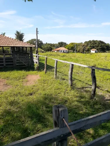 VENDO FAZENDA COM 414 HECTARES A 45 kM DE ARINOS