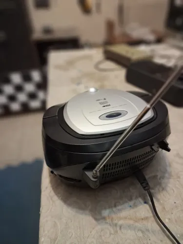 Radio CD cyber .funcionando mais o som esta um pouco baixo