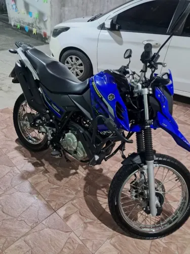 Moto está impecável com 3.000 km rodados tudo ok !!