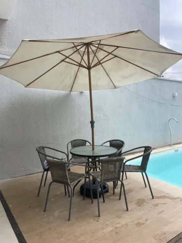Conjunto Ombrelone + mesa + 6 cadeiras