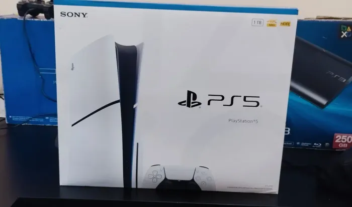 PLAYSTATION 5 LACRADO SLIM MIDIA FISICA + 1 JOGO DE BRINDE