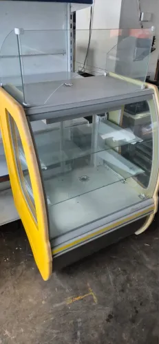 Balcão para por pães com gaveta atrás
