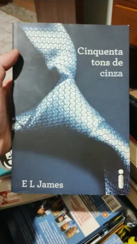 Lote 3 Livros: Cinquenta Tons (2 vols) + Sidney Sheldon