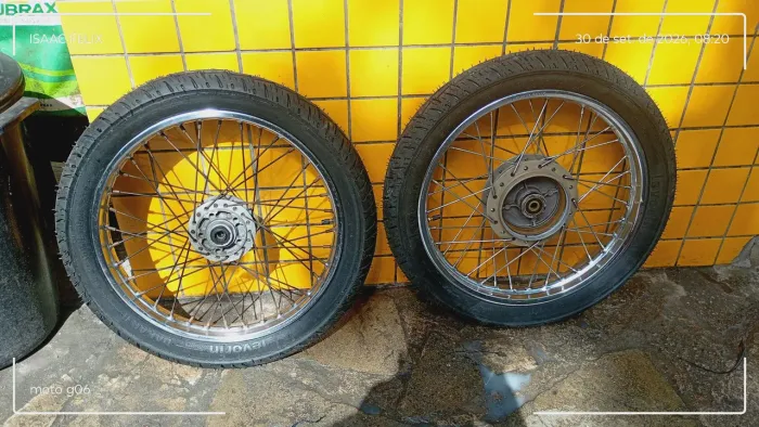 Rodas com pneu novo Honda CG