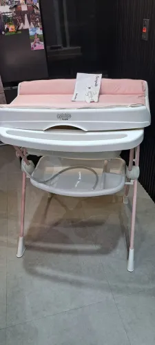 Banheira Burigotto rosa e termômetro bubba