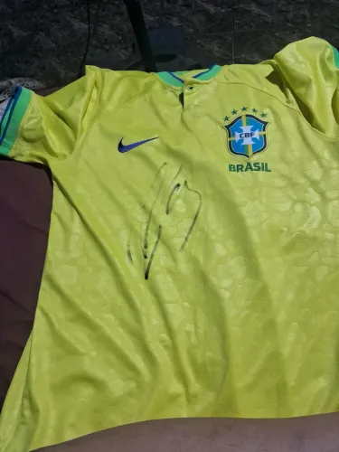 Camisa original da Seleção 2022 autografada em Belém-PA durante visita da Seleção.