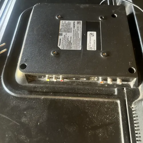 Tv Panasonic model TC-32FS500B tela quebrada para peças não tem base 