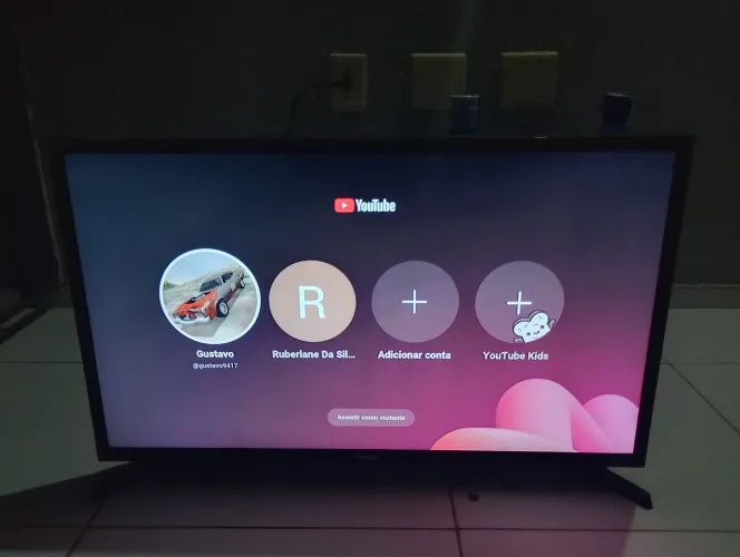 TV Samsung smart tizen 32 polegadas muito nova imagem perfeita