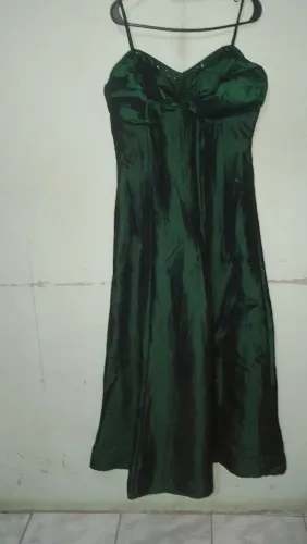 Vende-se vestido de festa