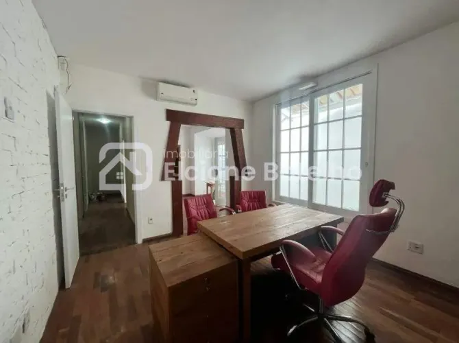 Casa Comercial para Aluguel no Bairro Fundinho, Uberlândia 141 m²