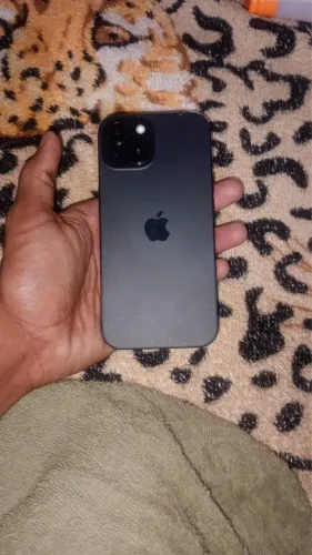 iPhone 15 normal