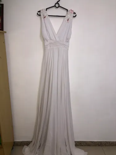 Vestido Branco Pré Wedding com Bordado Floral + Short Interno 