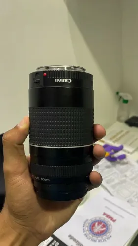 Canon EF 75-300mm f/4-5.6 III - Excelente Estado