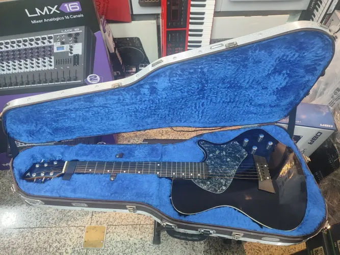 Violão Caibé