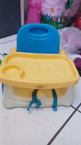 Cadeirinha de bebê para alimentação
