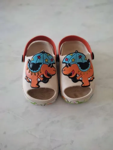 Sandália Infantil Crocs Dinossauro 