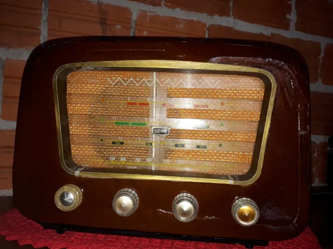 Radio antigo semp funcionando 