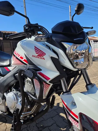 Honda Twister CBS 2022