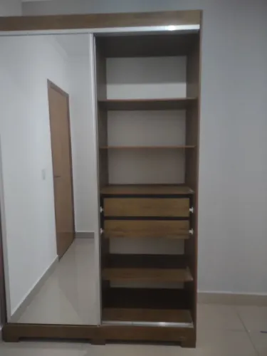 Vendo um guarda roupa