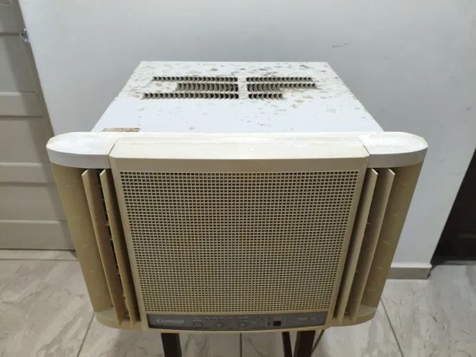 AR condicionado Consul 7.500 Btus, gelando bem.