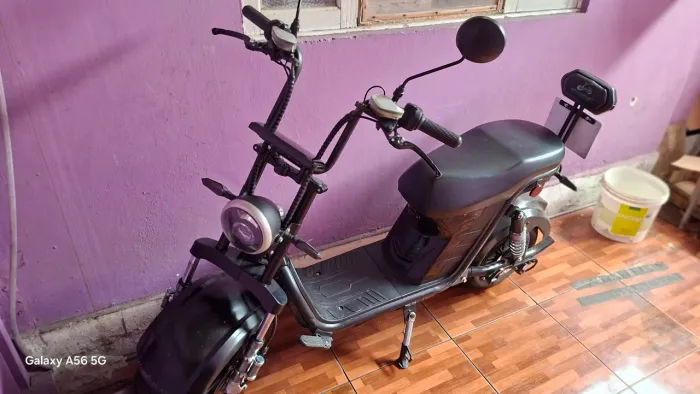 Scooter Elétrica Autopropelido Moviment 1000W 32km/h - Excelente Estado