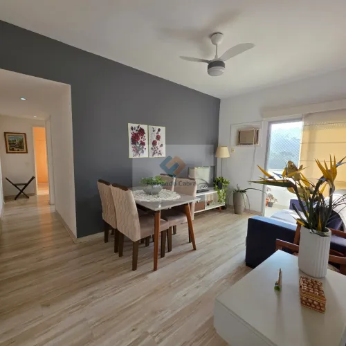 Apartamento à venda em Santa Rosa, Niterói-RJ: 2 quartos, 1 sala, 1 banheiro, 1 vaga de ga