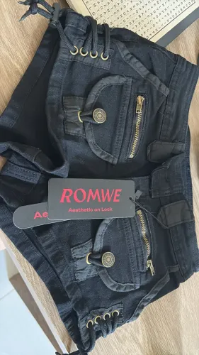 Short da marca Romwe