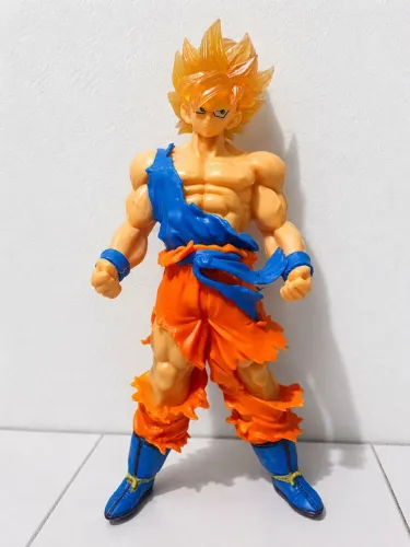 Vendo boneco do goku, perfeito para quem adora dragon ball e gosta de colecionar bonecos