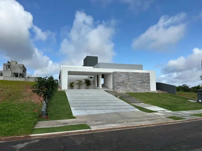 Casa de Alto Padrão em Alphaville Francisco Brennand 4 Suítes e Amplo Terreno