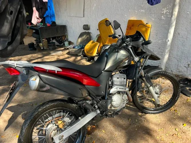 Moto Honda NXR 300 ano de 2013