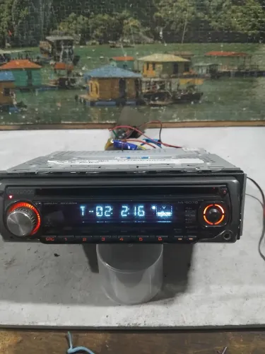 Som automotivo Kenwood Mp 6078, funcionando.