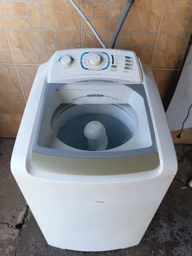 Máquina Electrolux 10kg entrego