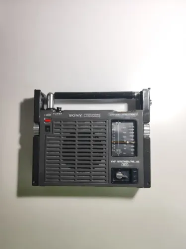 Rádio Antigo Sony TFM-8100WA - Vintage Japão (Funcionando / No Estado)