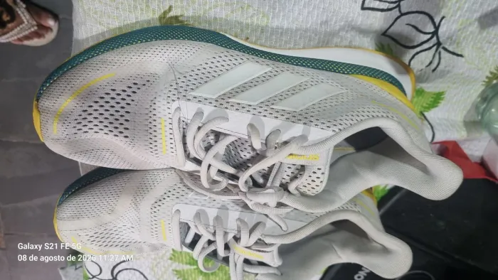 Tenis adiadas original calça 43