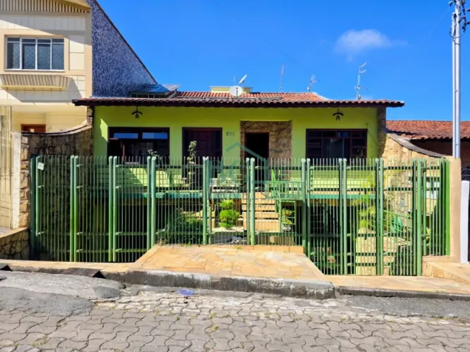 Excelente oportunidade de negocio á venda no bairro Santa Lucia em Poços de Caldas MG.