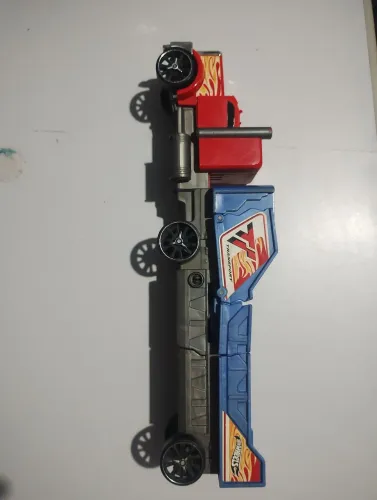 Caminhão super radical Hotwheels 