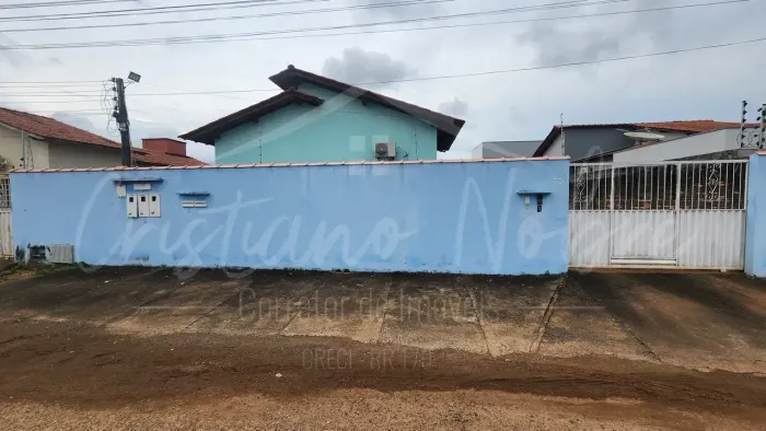 Aluga esta Excelente casa com 03 quartos no bairro Cinturão Verde.