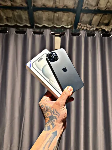 iPhone 15 5G 