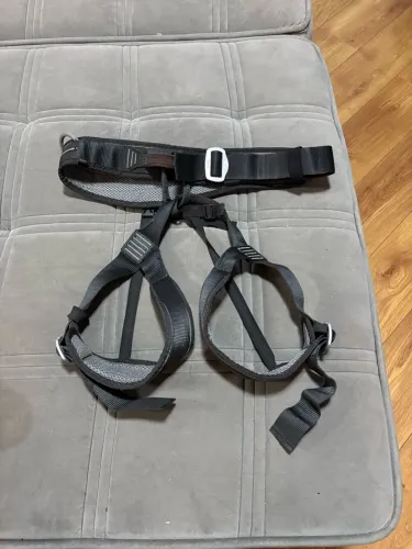 Cadeirinha de escalada Conquista Confort