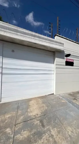 Casa com piscina na Cidade Nova