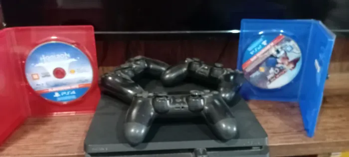 Desapegando Ps4 (negociável).