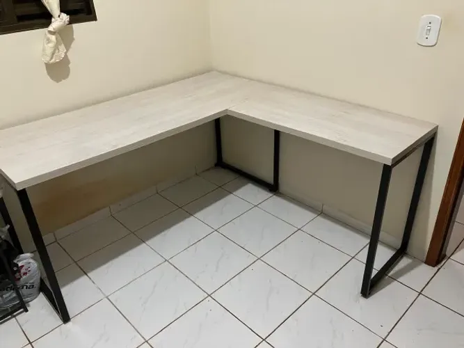 Escrivaninha Industrial em L 2 Peças Trevalla Kuadra ML150 Snow