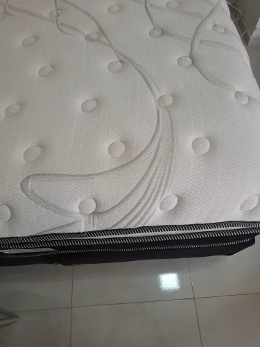 Motivo de viagem !Cama Queen seminova 