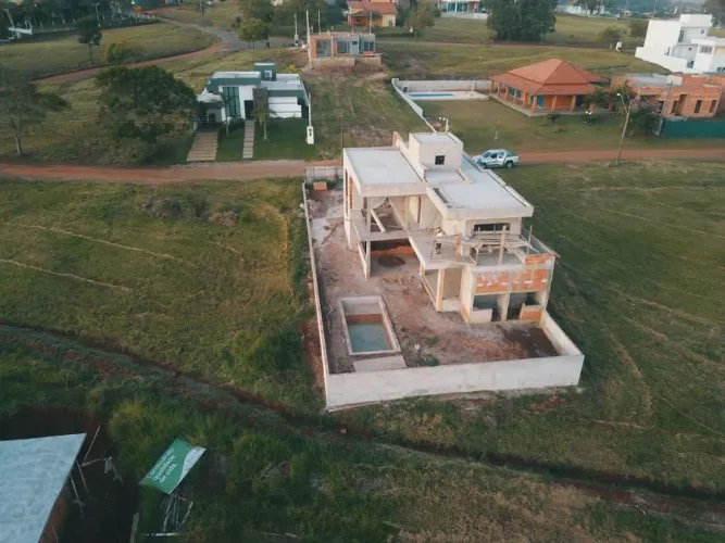 Casa Super Nova com 4 dormitórios à venda, 220 m² por R$ 1.750.000 - Ninho Verde - Pardinh