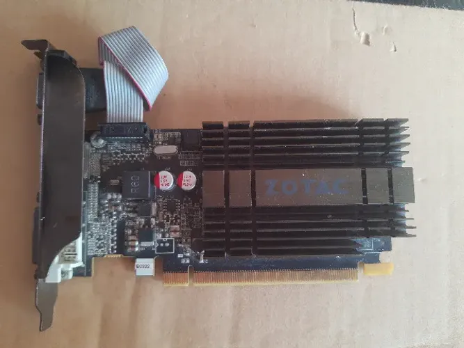 Placa de Vídeo ZOTAC 1Gb