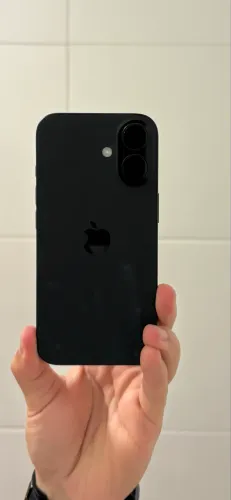 iPhone 16 