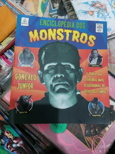 Enciclopédia dos Monstros.