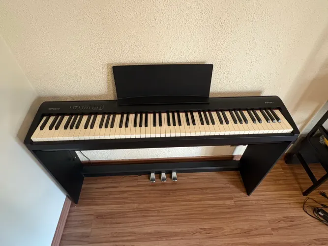 Piano digital Roland FP-30