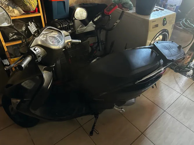Vendo HONDA LEAD 110 tudo ok ótimo estado