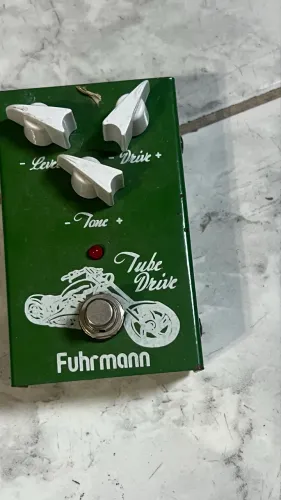 Pedal overdrive tube drive